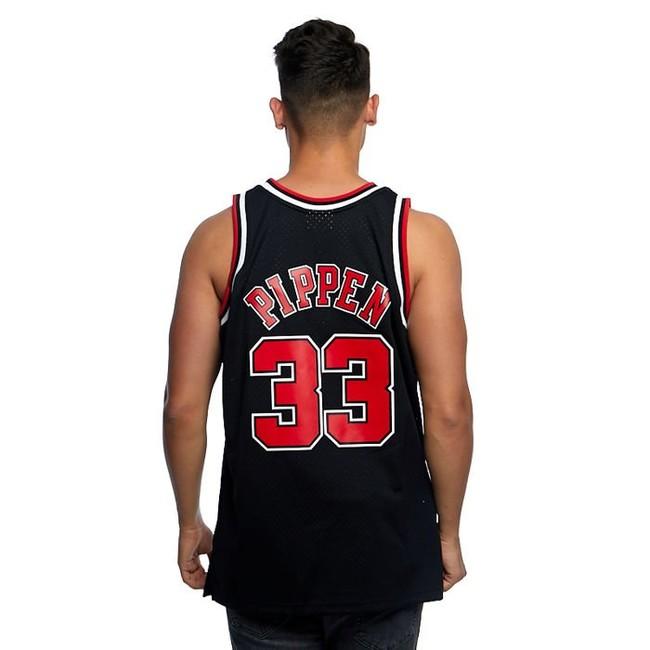 T-shirt Mitchell & Ness Chicago Bulls # 33 Scottie Pippen Name & Number Tee  black