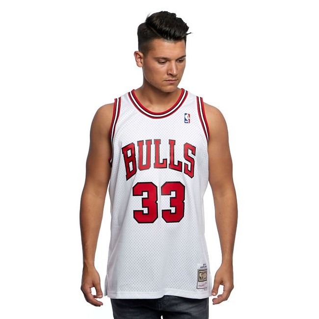 Scottie Pippen Chicago Bulls Red Mitchell & Ness NBA Swingman Basketball  Jersey (Size Large)