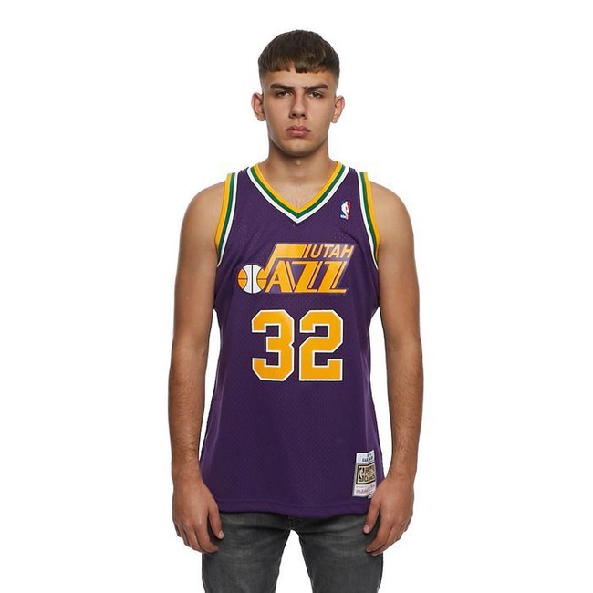 Utah Jazz Karl Malone Autographed White & Purple Authentic Mitchell & Ness  Jersey Size L Beckett BAS Stock #211876 - Mill Creek Sports